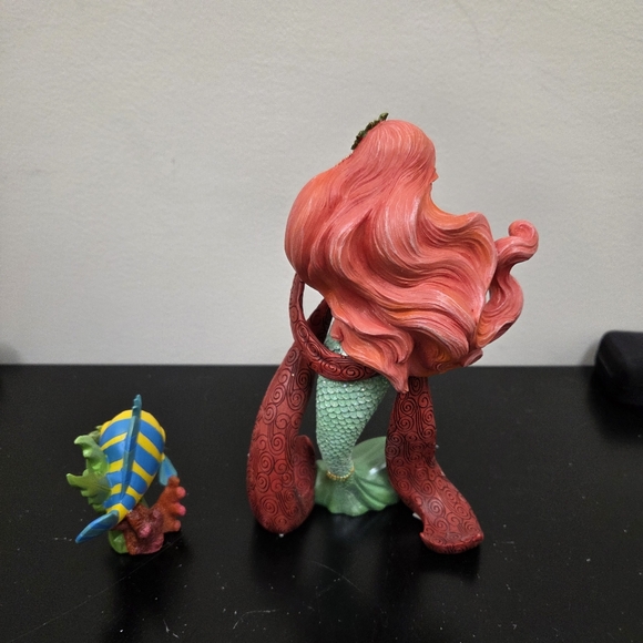DISNEY SHOWCASE Couture de Force ARIEL Flounder Holiday Series Figurine 6000818 - Picture 2 of 8